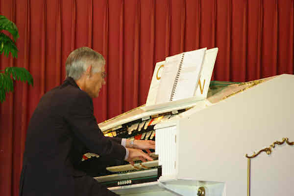 Rodney Raymond playing the organ