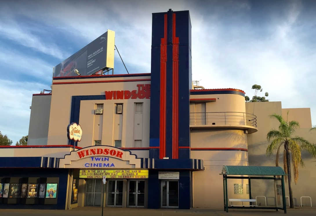 The organ on hire to the Windsor Theatre